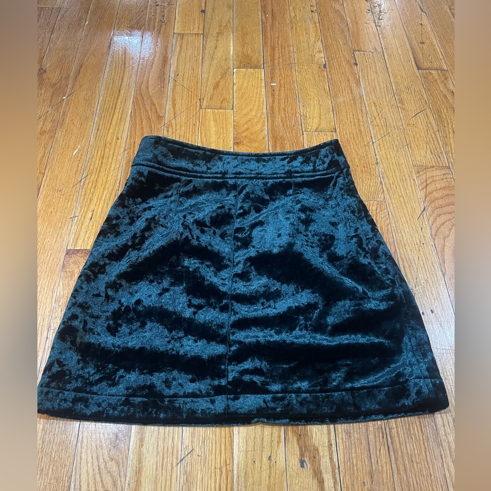 Storia Small Green Crushed Velvet Skirt